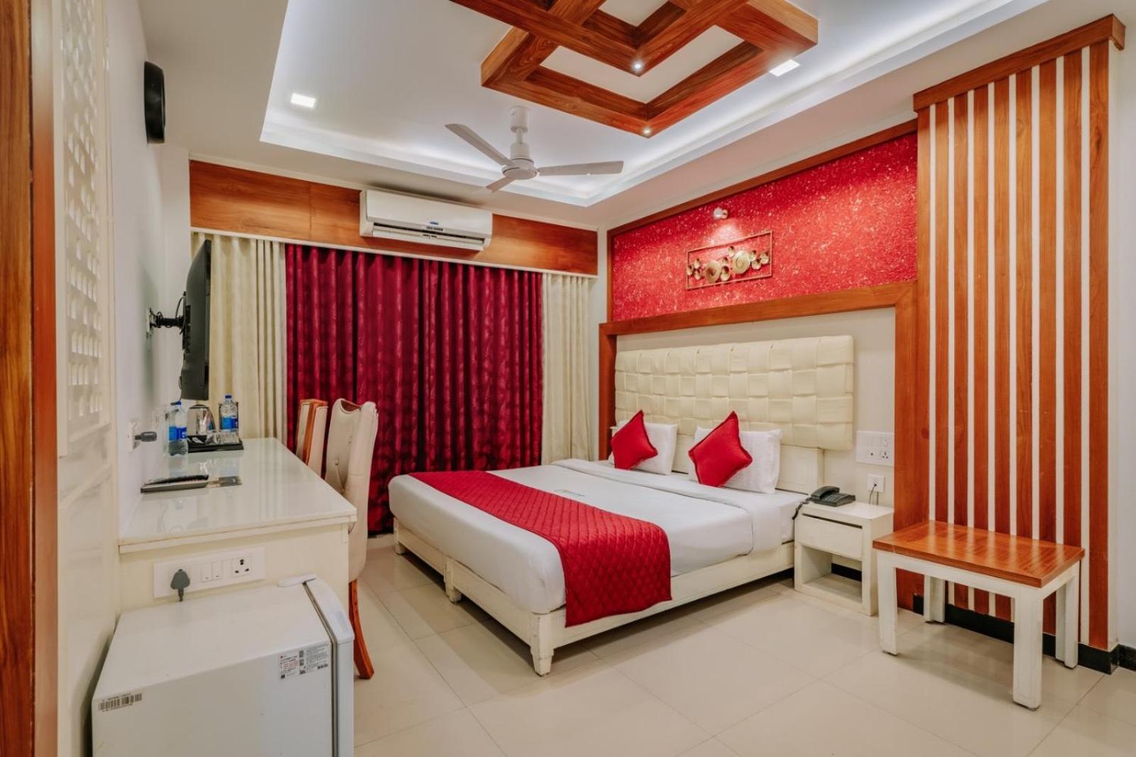 Excellency Airport Hotel Kochi Exterior foto